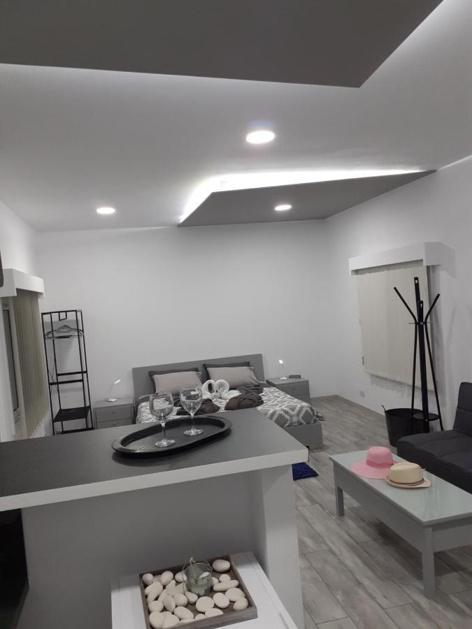 Deluxe Yiota'S Studio ! Klorakas Extérieur photo