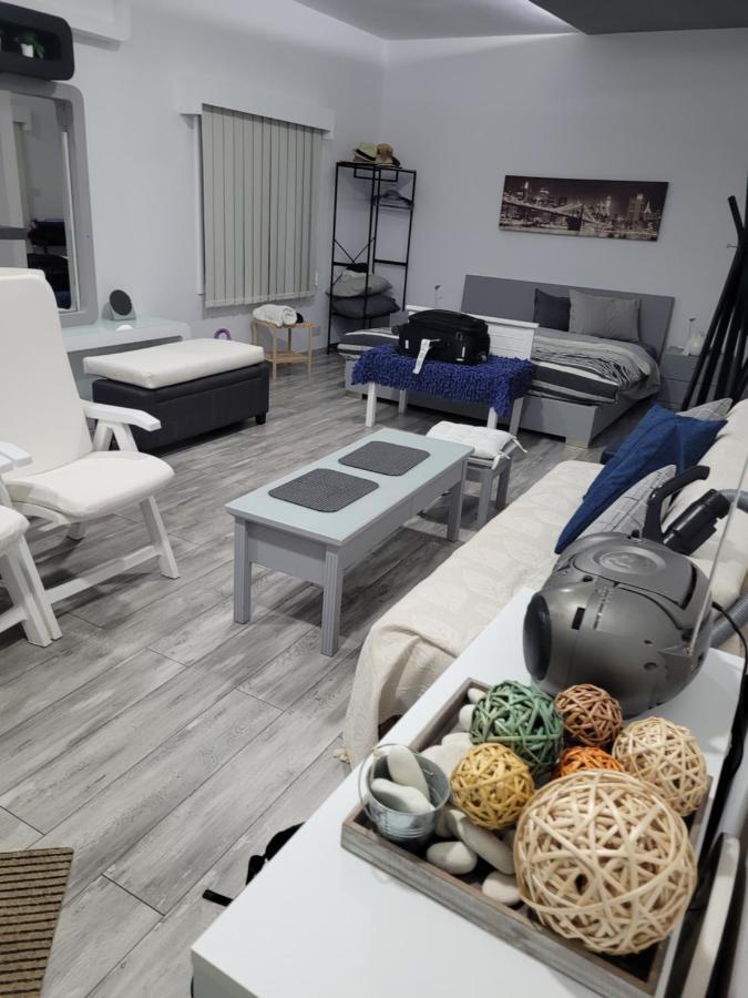 Deluxe Yiota'S Studio ! Klorakas Extérieur photo